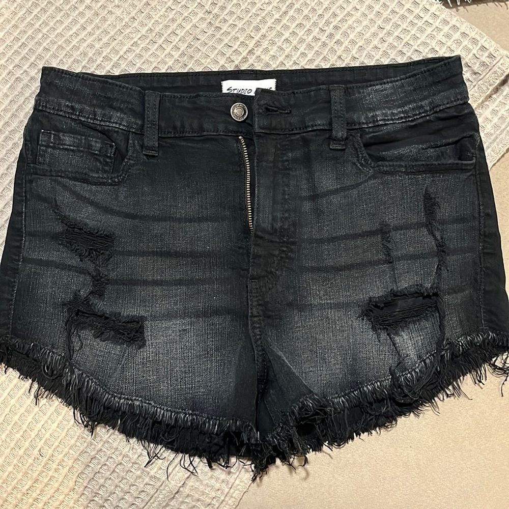 Studio blue black distressed shorts